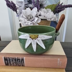 Mudworks Pottery bowl with spreader